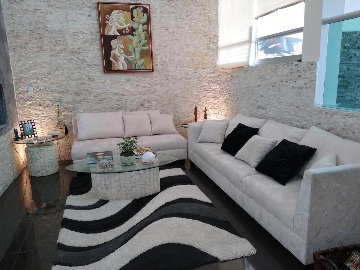 Habitacion Matrimonial Con Cama Y Sofa Para Cuatro Personas Tlaxcalancingo Экстерьер фото