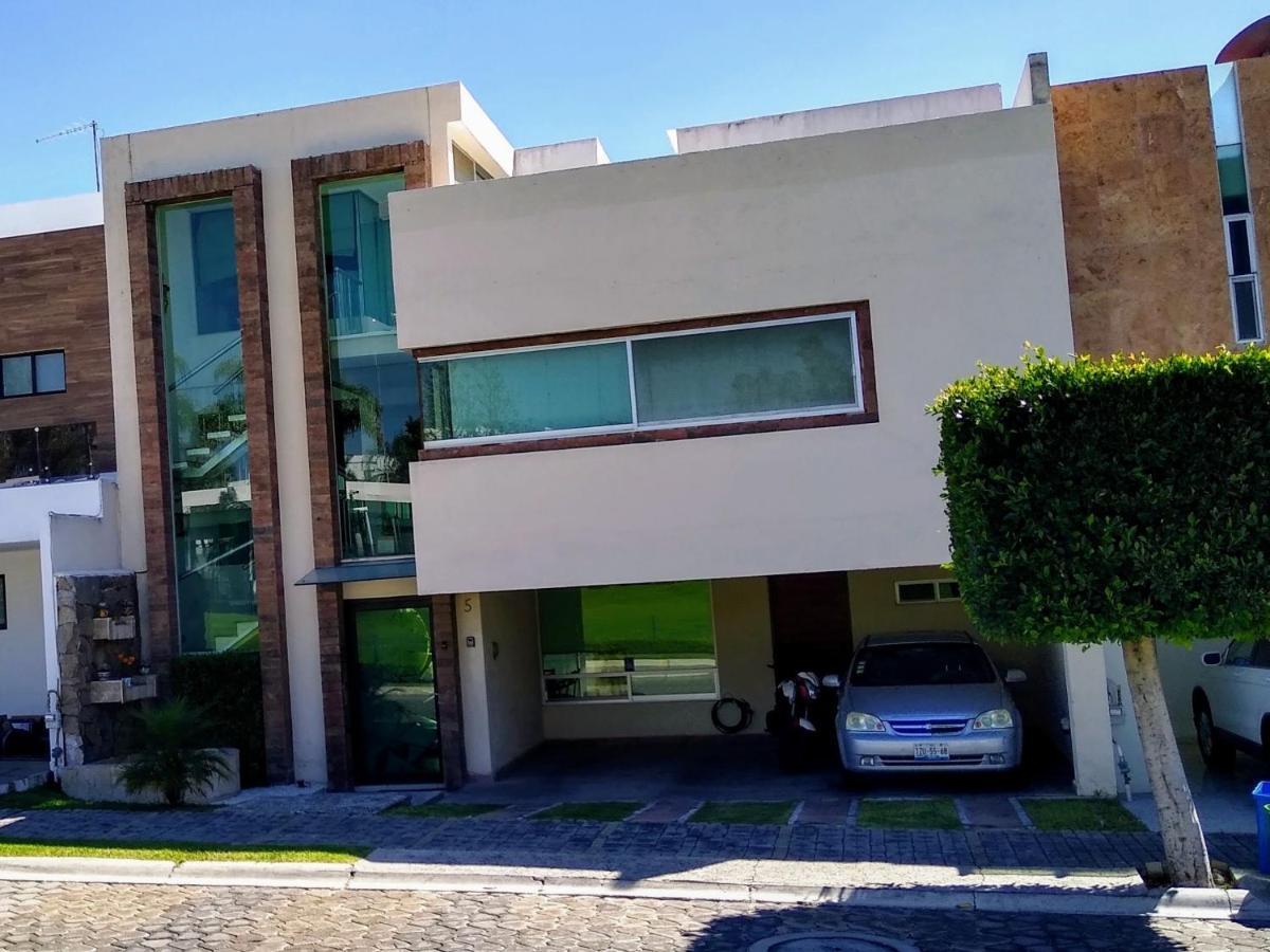 Habitacion Matrimonial Con Cama Y Sofa Para Cuatro Personas Tlaxcalancingo Экстерьер фото