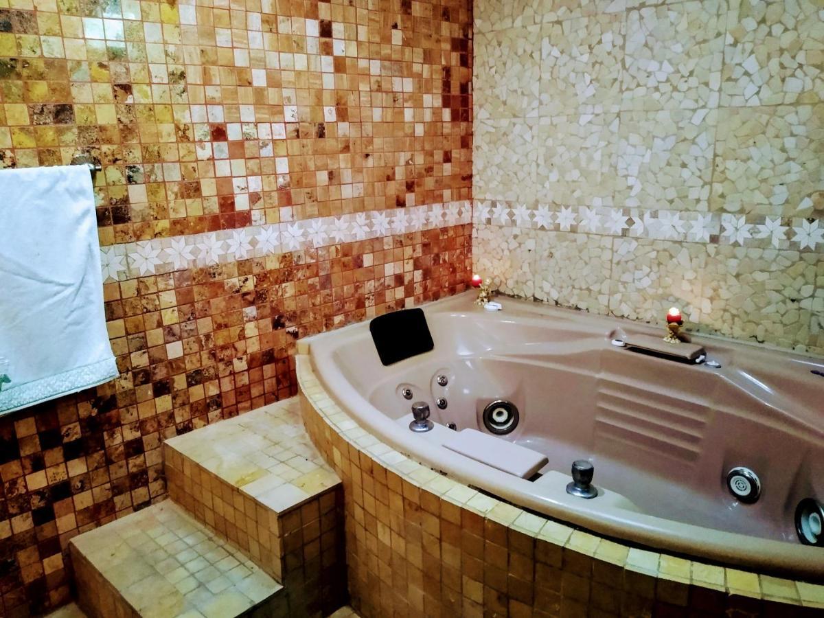 Habitacion Matrimonial Con Cama Y Sofa Para Cuatro Personas Tlaxcalancingo Экстерьер фото